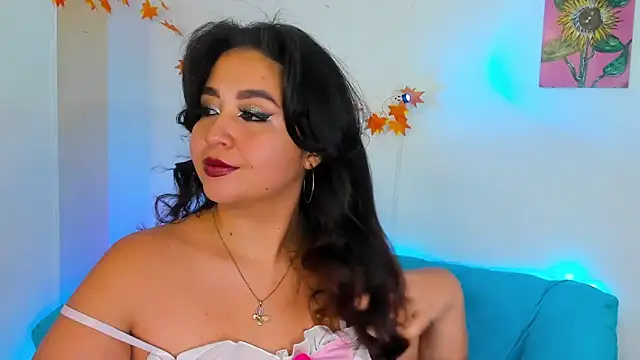 Snapshot of LiahDiaz chatting on 24, 12, 2024 LiahDiaz online show from 24, 12, 2024