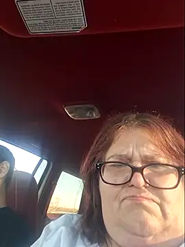 Snapshot of mcv131985 chatting on 4, 3, 2026 mcv131985 online show from 4, 3, 2026