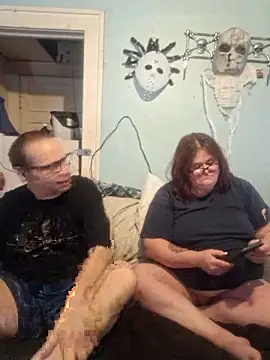 Snapshot of mcv131985 chatting on 2, 4, 2026 mcv131985 online show from 2, 4, 2026