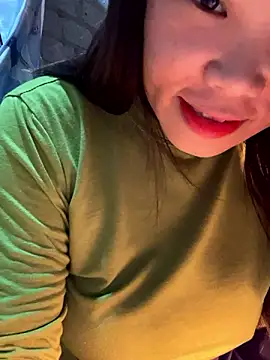 Snapshot of Laura8910 chatting on 2, 12, 2024 Laura8910 online show from 2, 12, 2024