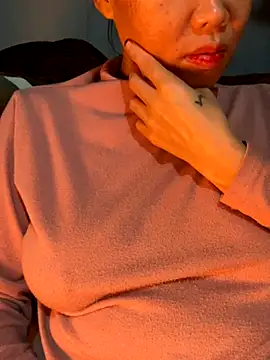 Snapshot of Laura8910 chatting on 5, 12, 2024 Laura8910 online show from 5, 12, 2024