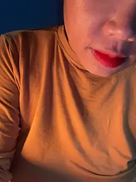 Snapshot of Laura8910 chatting on 12, 12, 2024 Laura8910 online show from 12, 12, 2024