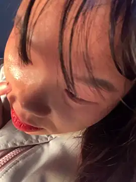 Snapshot of Laura8910 chatting on 14, 12, 2024 Laura8910 online show from 14, 12, 2024