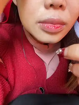 Snapshot of Laura8910 chatting on 27, 2, 2025 Laura8910 online show from 27, 2, 2025