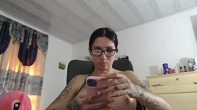 Snapshot of sweet_cutetras22 chatting on 4, 1, 2025 sweet cutetras22 online show from 4, 1, 2025