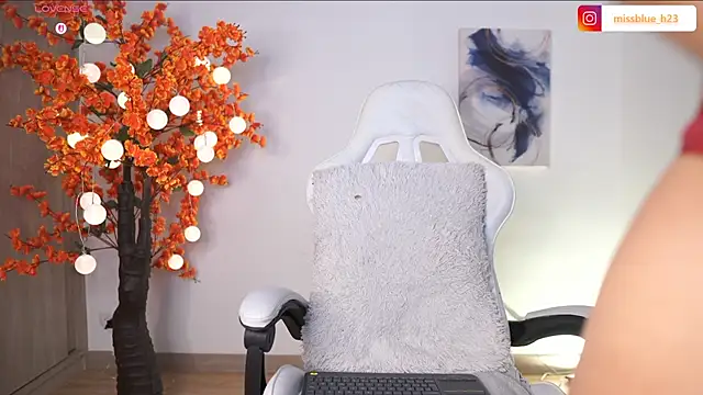 Snapshot of VictoriaHiill chatting on 17, 9, 2025 VictoriaHiill online show from 17, 9, 2025