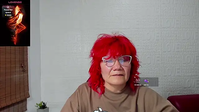 Salomeediaz  online show from 8, 1, 2025