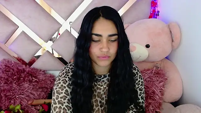 Snapshot of Charlotte_cute18 chatting on 7, 3, 2025 Charlotte cute18 online show from 7, 3, 2025