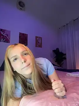 Snapshot of AlinaCarter chatting on 15, 10, 2025 AlinaCarter online show from 15, 10, 2025