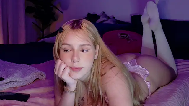 Snapshot of AlinaCarter chatting on 18, 10, 2025 AlinaCarter online show from 18, 10, 2025