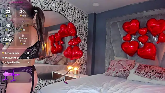 Hotsamantamature online show from 5, 2, 2025