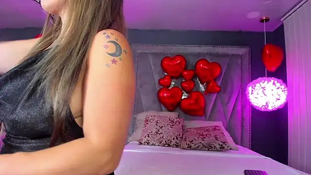 Hotsamantamature online show from 10, 2, 2025