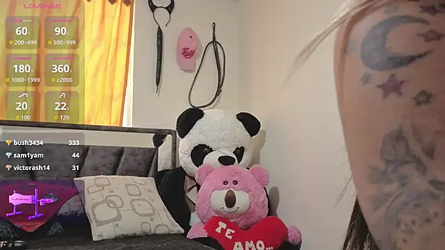 Hotsamantamature online show from 12, 9, 2025