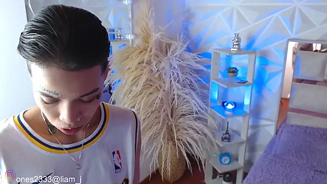 Jonesliam23 online show from 10, 10, 2025