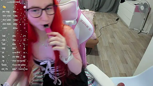 Snapshot of Malina_Lovely chatting on 27, 10, 2025 Malina Lovely online show from 27, 10, 2025