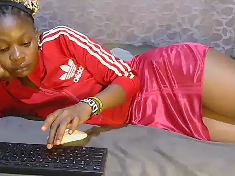 Snapshot of slim_girl02 chatting on 13, 10, 2025 slim girl02 online show from 13, 10, 2025