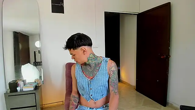 Snapshot of Jordyrodriiguez chatting on 17, 10, 2025 Jordyrodriiguez online show from 17, 10, 2025