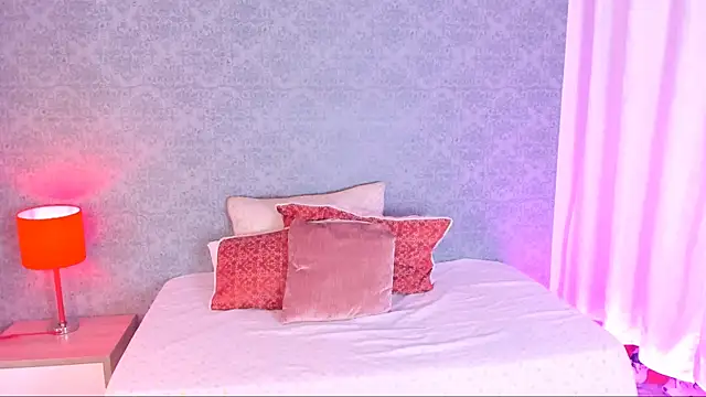 Snapshot of CatrinaRossi chatting on 15, 1, 2025 CatrinaRossi online show from 15, 1, 2025