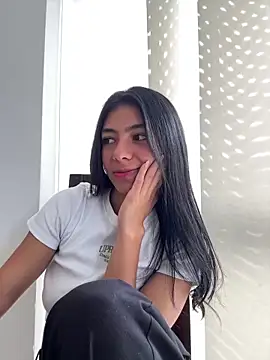 Snapshot of Liissa_cute_ chatting on 19, 2, 2025 Liissa cute online show from 19, 2, 2025