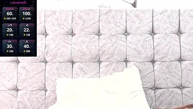 Snapshot of swimmer_summer chatting on 9, 1, 2025 swimmer summer online show from 9, 1, 2025