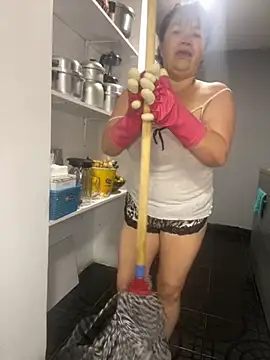 Snapshot of Sweeetness_Milf chatting on 14, 11, 2025 Sweeetness Milf online show from 14, 11, 2025