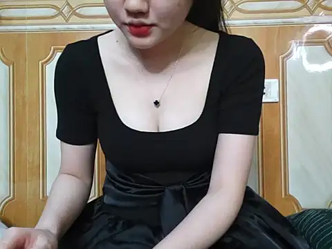 Yin-girl online show from 9, 3, 2025