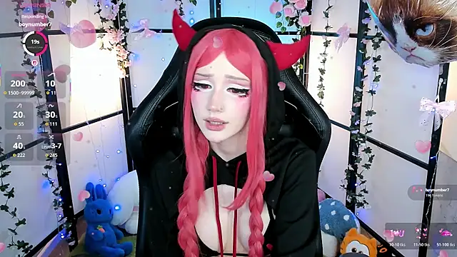 Snapshot of LilithLin chatting on 6, 11, 2025 LilithLin online show from 6, 11, 2025