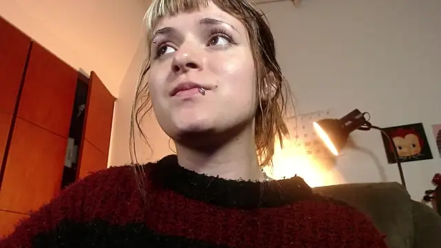 NEXT DOOR GIRL  online show from 9, 10, 2025