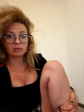 Selenna emma online show from 26, 9, 2025