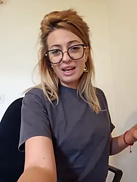 Selenna emma online show from 15, 10, 2025