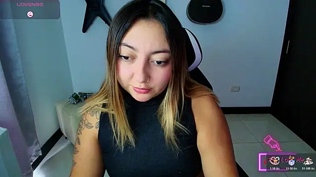 Snapshot of miaawild chatting on 19, 10, 2025 miaawild online show from 19, 10, 2025