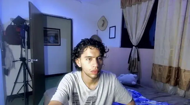 Snapshot of sweet_tippot chatting on 15, 3, 2025 sweet tippot online show from 15, 3, 2025