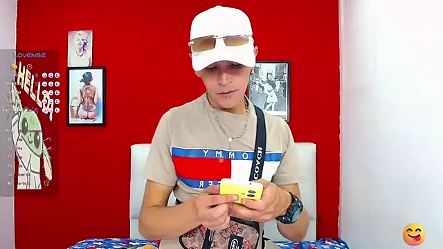 snopyy  online show from 22, 1, 2025