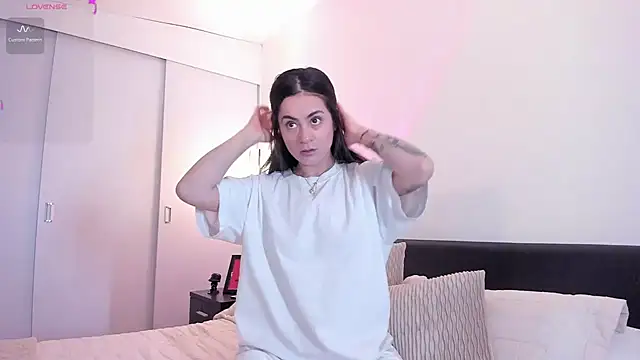 guccipussy1 online show from 18, 12, 2024