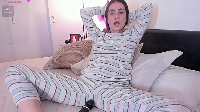 guccipussy1 online show from 29, 1, 2025