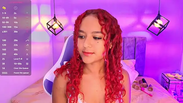 Sophiee Velvet online show from 13, 10, 2025