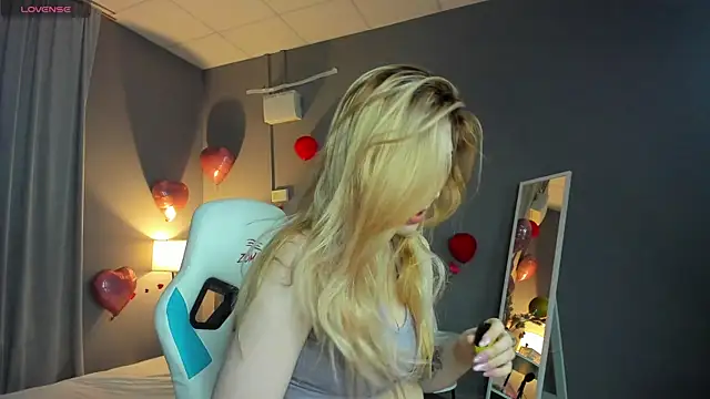 Vanessa Walters online show from 7, 3, 2025