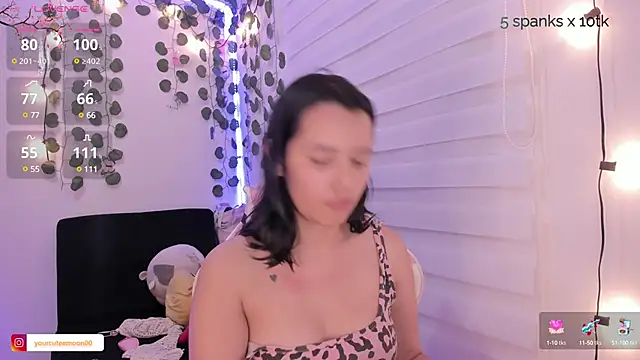 Snapshot of moonliiiight1 chatting on 23, 12, 2024 moonliiiight1 online show from 23, 12, 2024