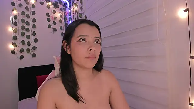 Snapshot of moonliiiight1 chatting on 22, 1, 2025 moonliiiight1 online show from 22, 1, 2025