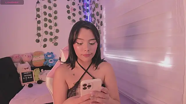 Snapshot of moonliiiight1 chatting on 2, 3, 2025 moonliiiight1 online show from 2, 3, 2025