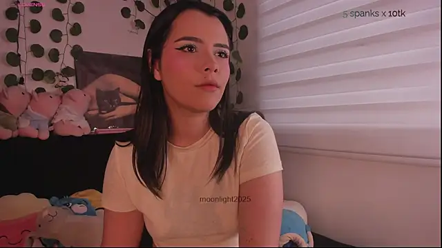 Snapshot of moonliiiight1 chatting on 24, 11, 2025 moonliiiight1 online show from 24, 11, 2025