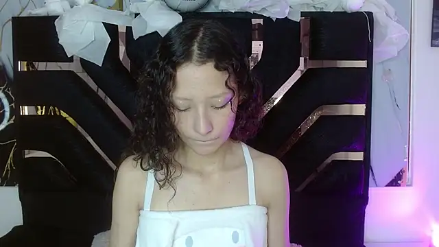 Snapshot of abbycutecs chatting on 31, 10, 2025 abbycutecs online show from 31, 10, 2025