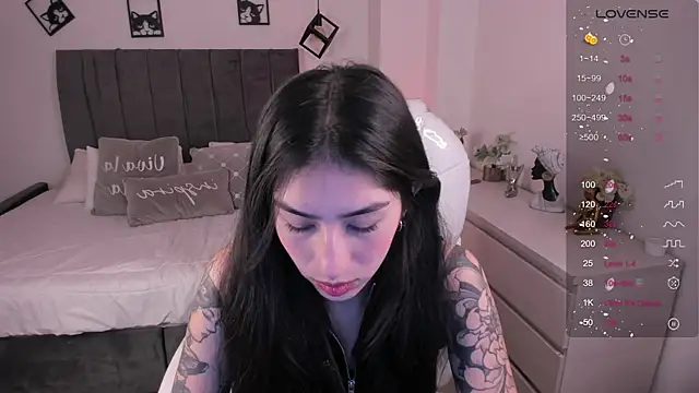 Snapshot of Beck_jones chatting on 12, 12, 2024 Beck jones online show from 12, 12, 2024