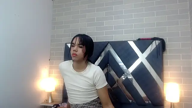 AndreaGil  online show from 5, 2, 2025