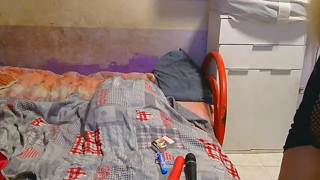 couplemilf2 online show from 10, 1, 2025