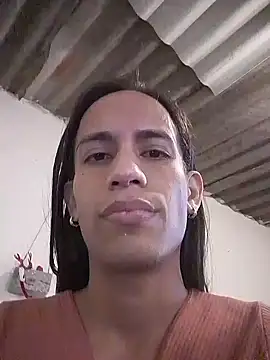 Snapshot of AlexaWarner chatting on 5, 12, 2025 AlexaWarner online show from 5, 12, 2025