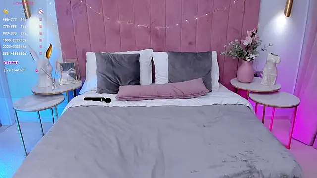 Snapshot of MilaVoxx chatting on 13, 3, 2025 MilaVoxx online show from 13, 3, 2025