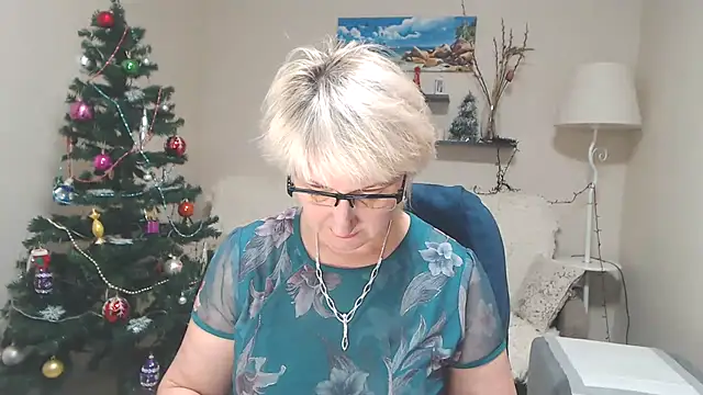 Snapshot of FleurMays chatting on 21, 12, 2024 FleurMays online show from 21, 12, 2024