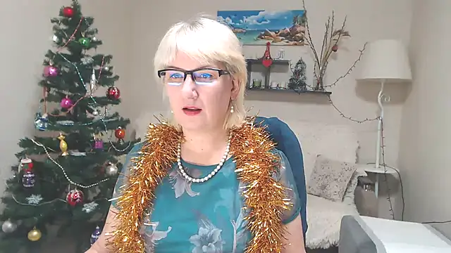 Snapshot of FleurMays chatting on 23, 12, 2024 FleurMays online show from 23, 12, 2024