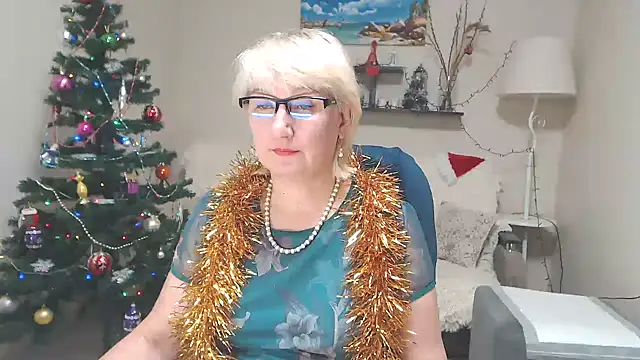 Snapshot of FleurMays chatting on 23, 12, 2024 FleurMays online show from 23, 12, 2024